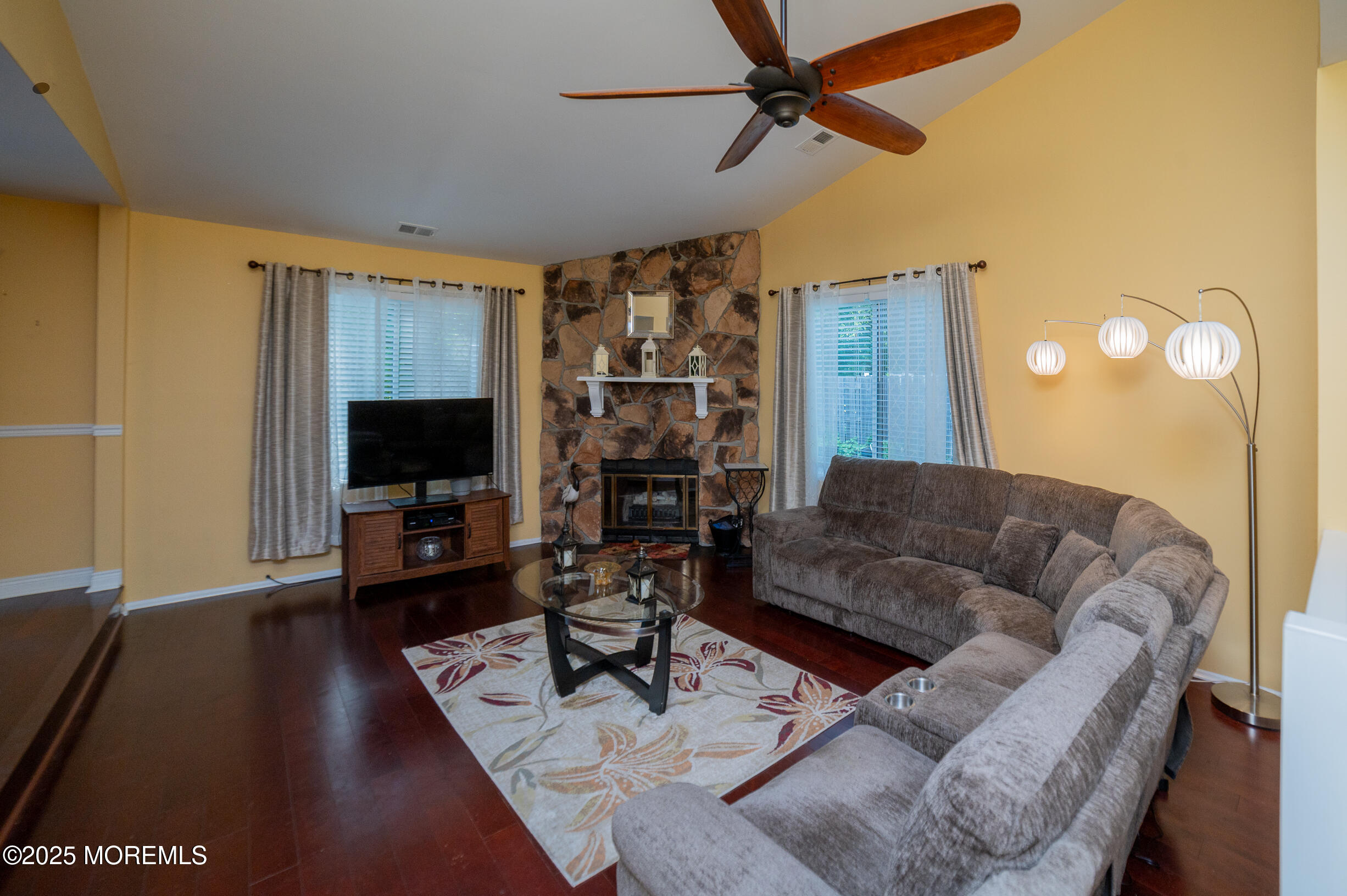 39 Lexington Circle Image 2