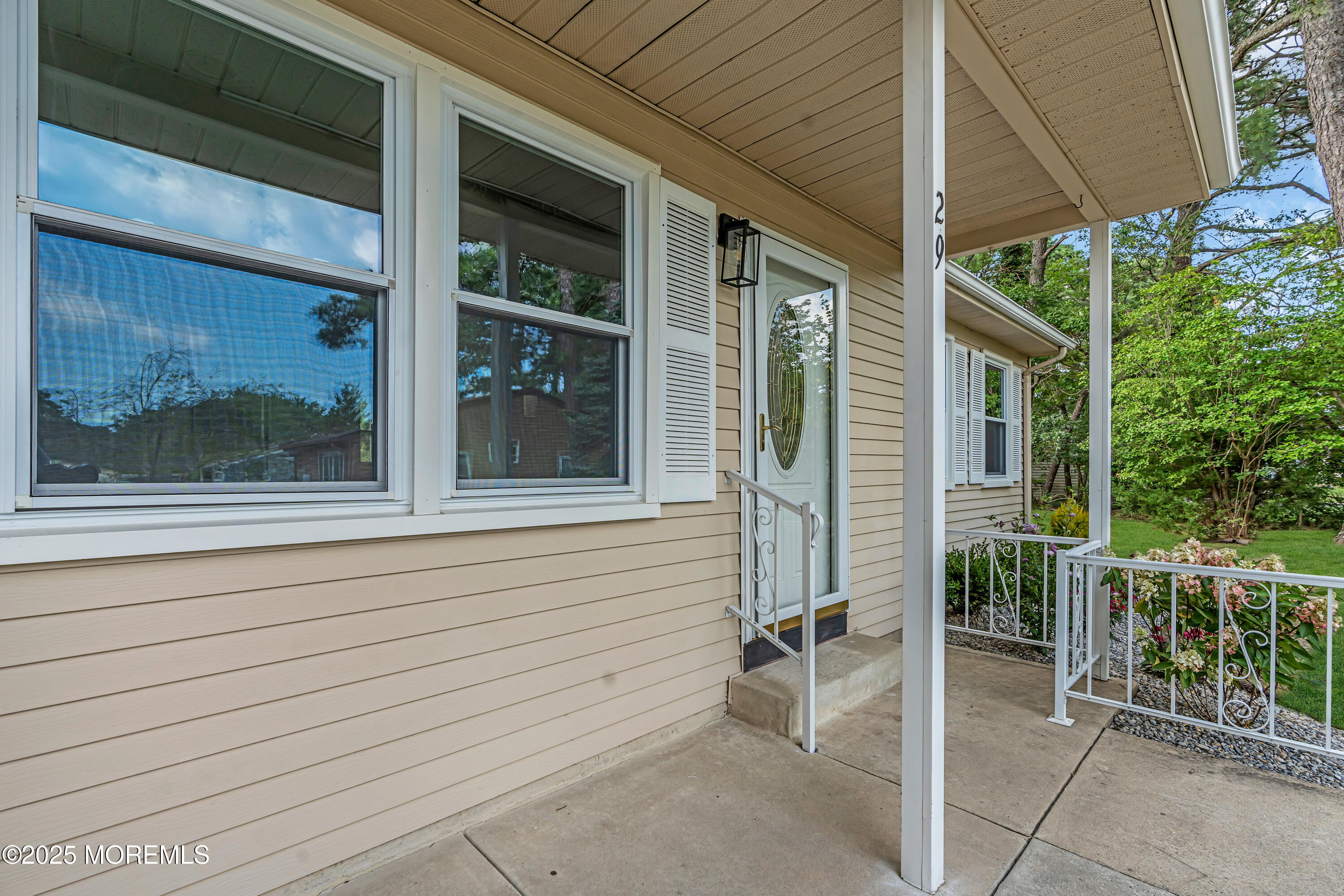 29 Hummingbird Lane Image 3