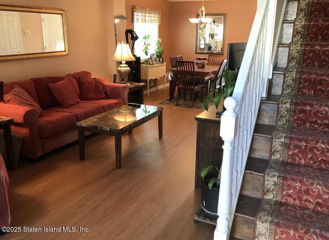 160 Reid Avenue Image 2