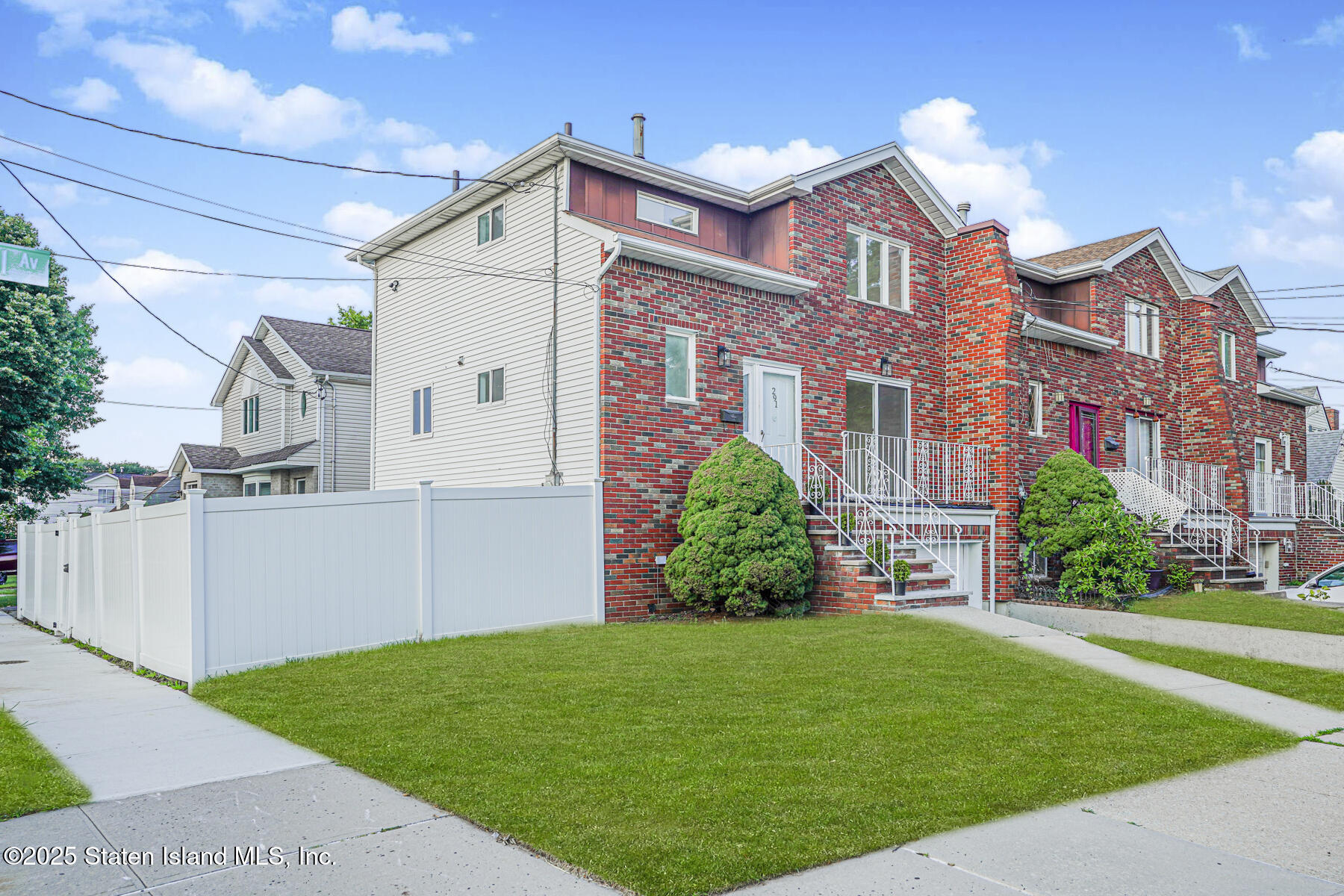 291 Caswell Avenue Image 5