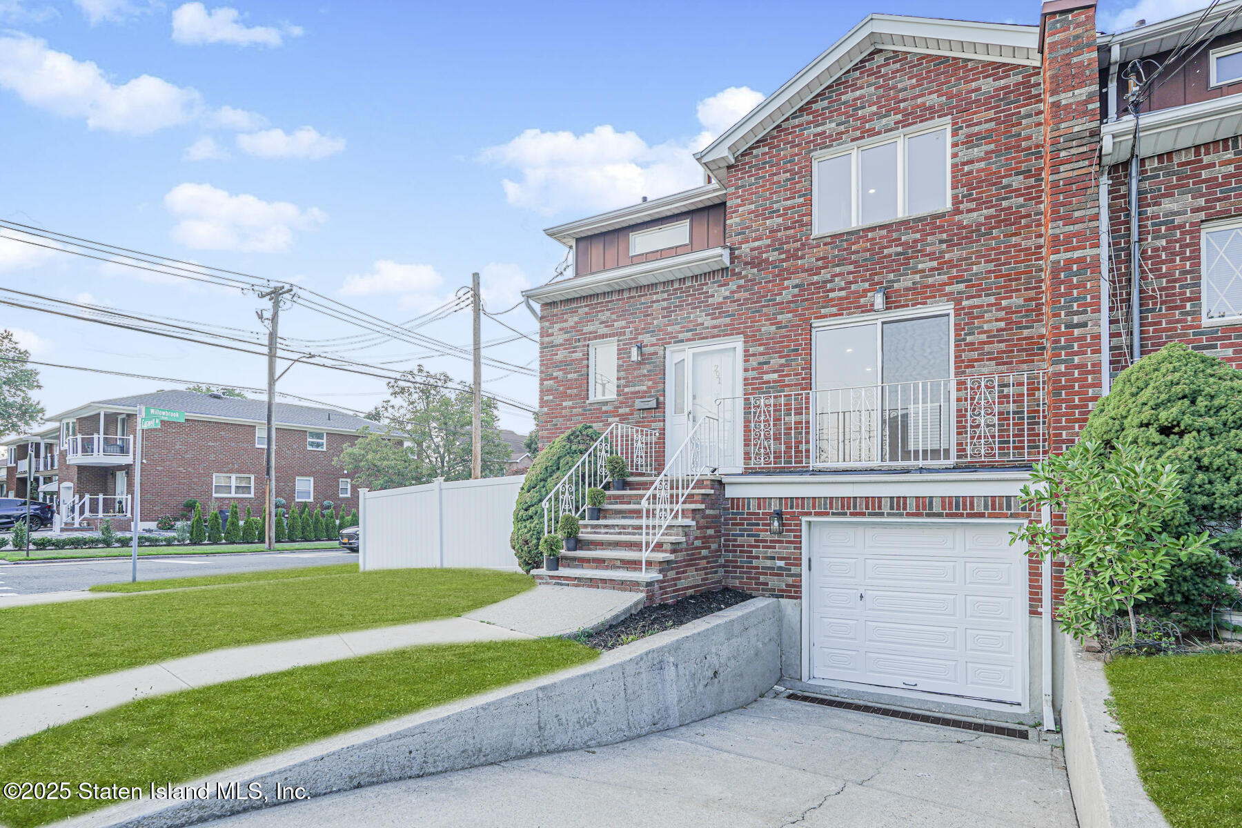291 Caswell Avenue Image 2