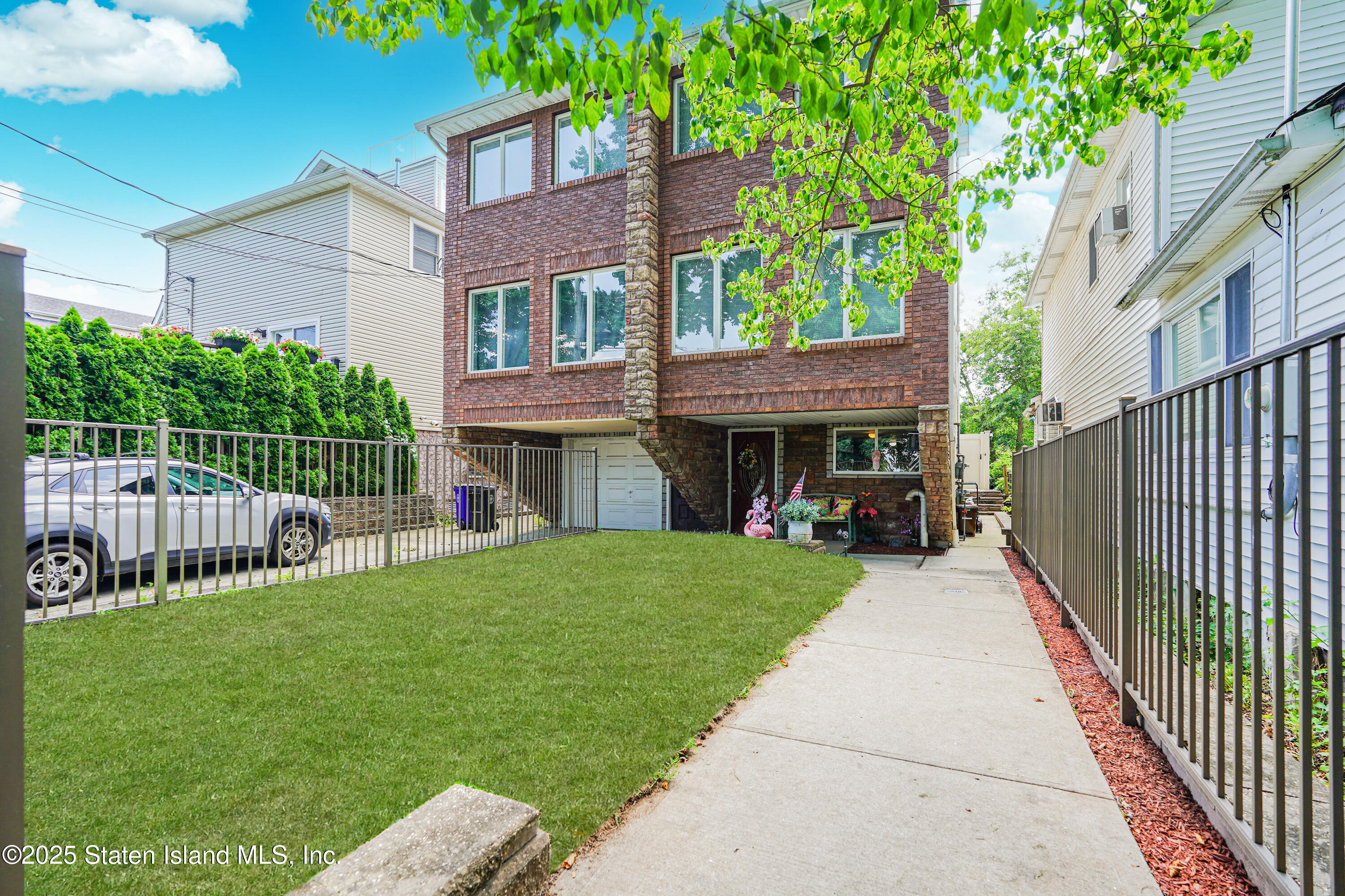 188 Graham Boulevard B Image 2