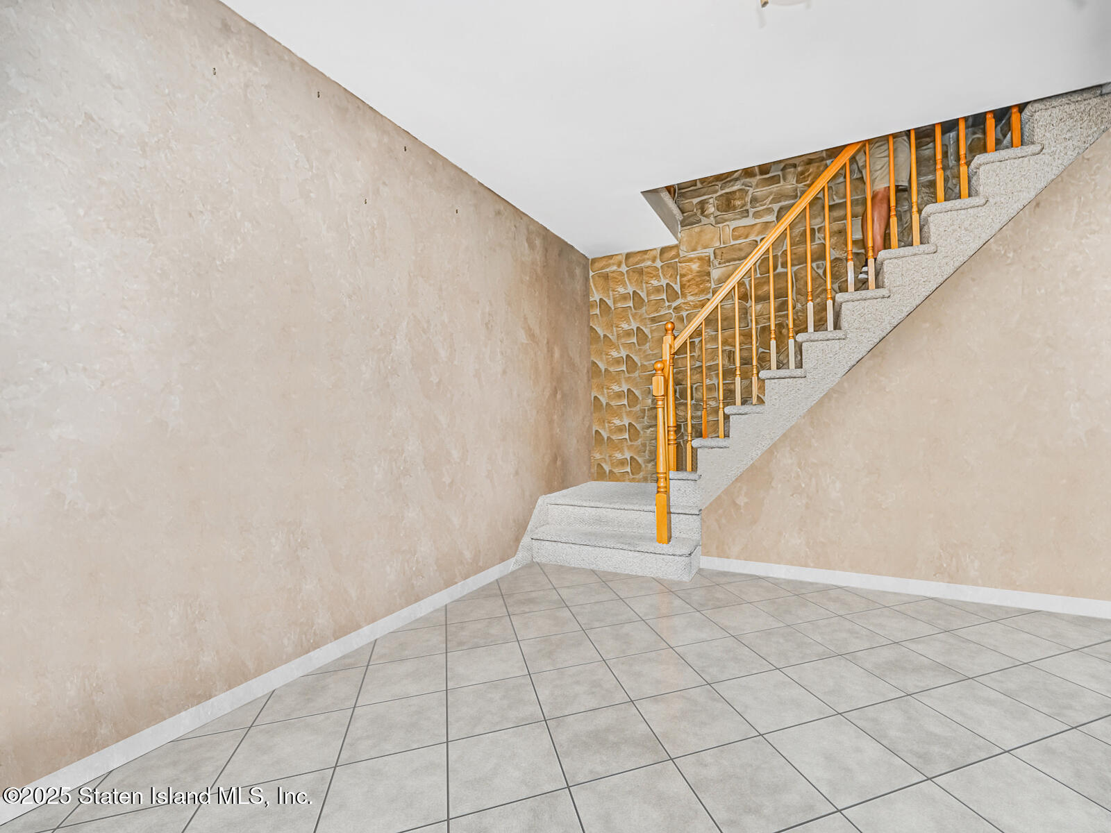 16 Knapp Street Image 3