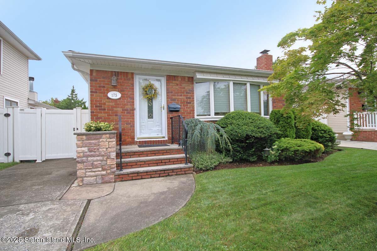 175 Amber Street, Staten Island, NY, 10306