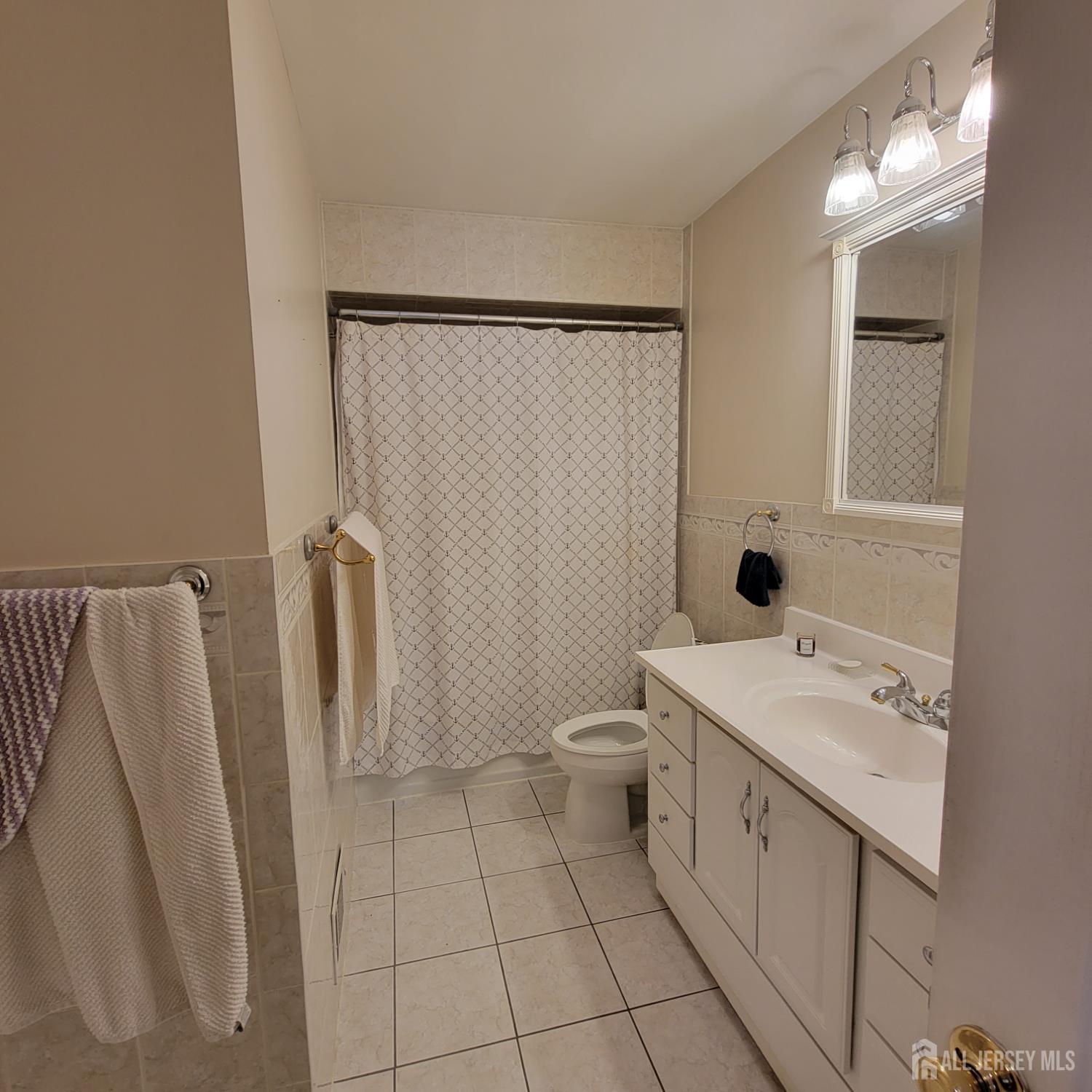 646 franklin Drive, Perth Amboy, NJ, 08861 image 40