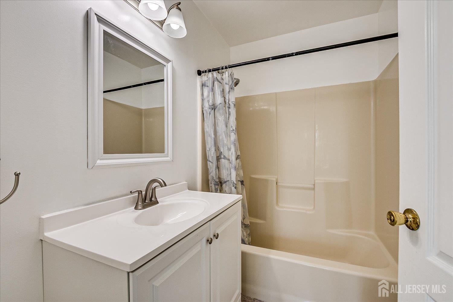 230 S 10th Avenue, Highland Park, NJ, 08904 image 22