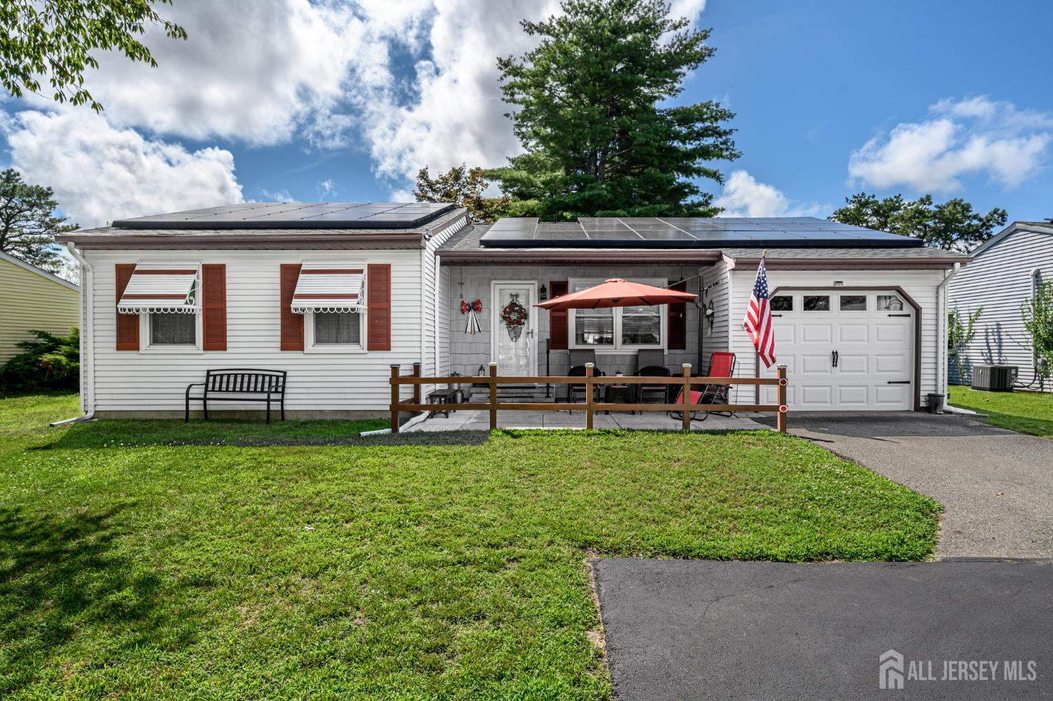 37 S Chestnut Avenue, Whiting, NJ, 08759