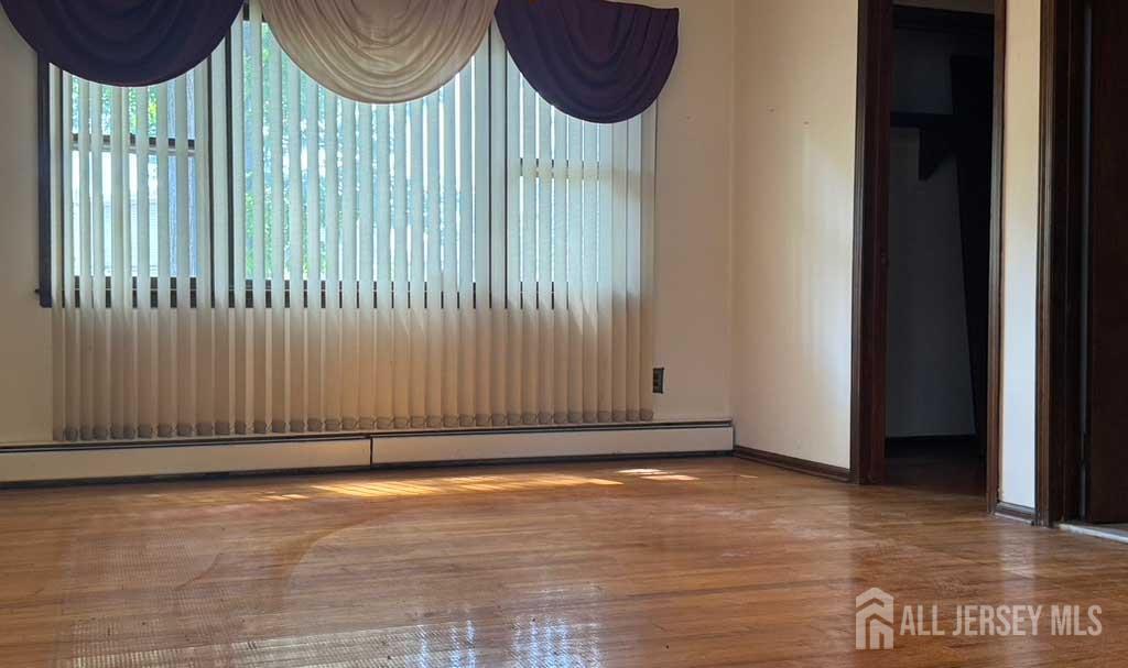 212 Middlesex Avenue Image 2