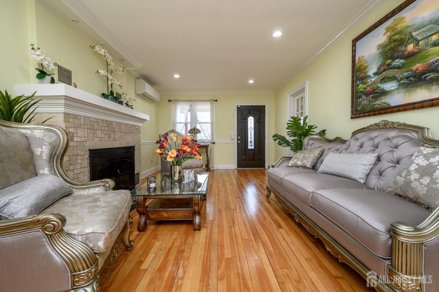 1156 Kline Place Image 5