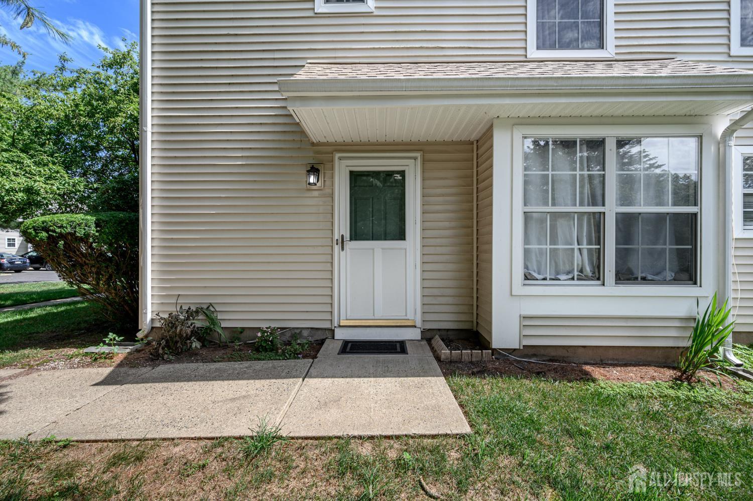 38 Nottingham Way Image 2