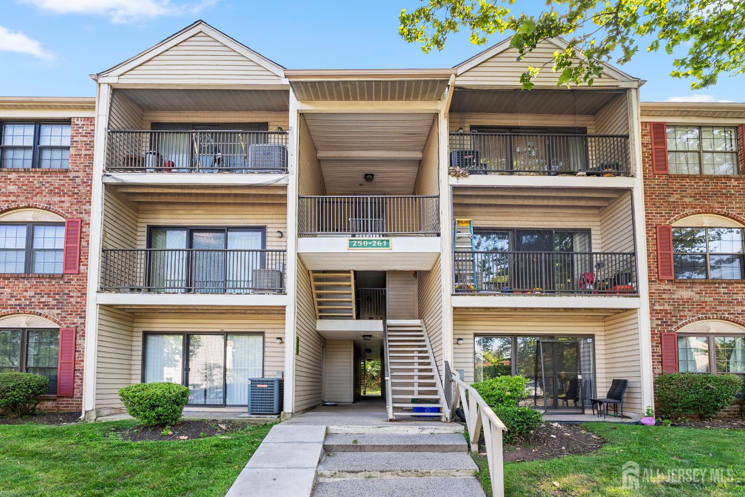 255 Hampshire Court, Piscataway, NJ, 08854