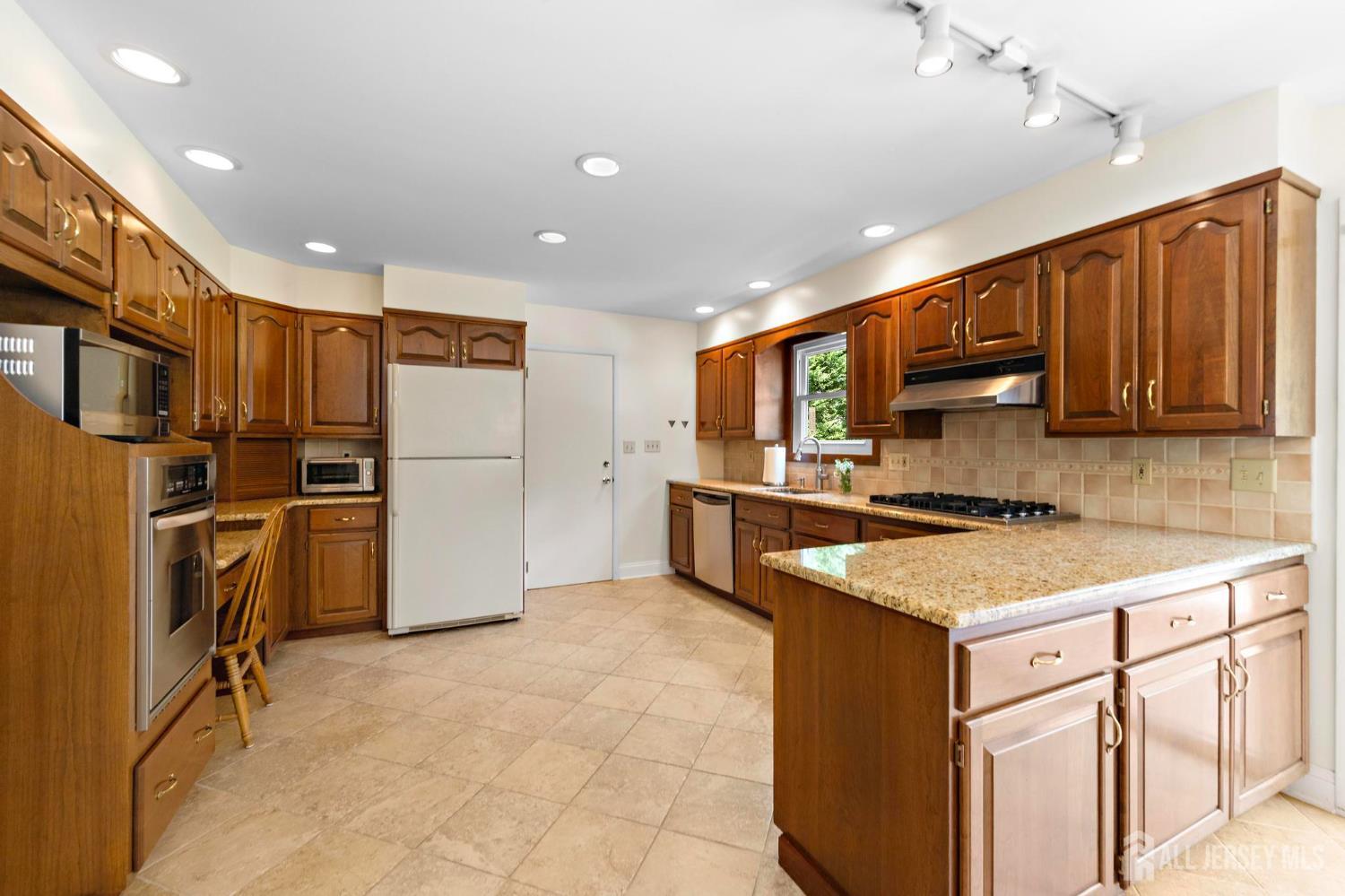 18 Mulberry Lane, Edison, NJ, 08820 image 17