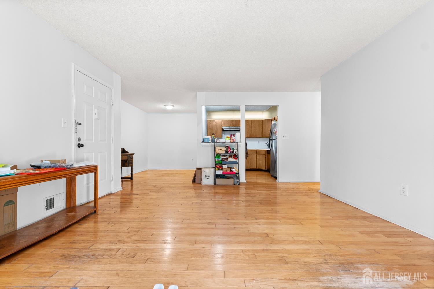 255 Hampshire Court Image 5