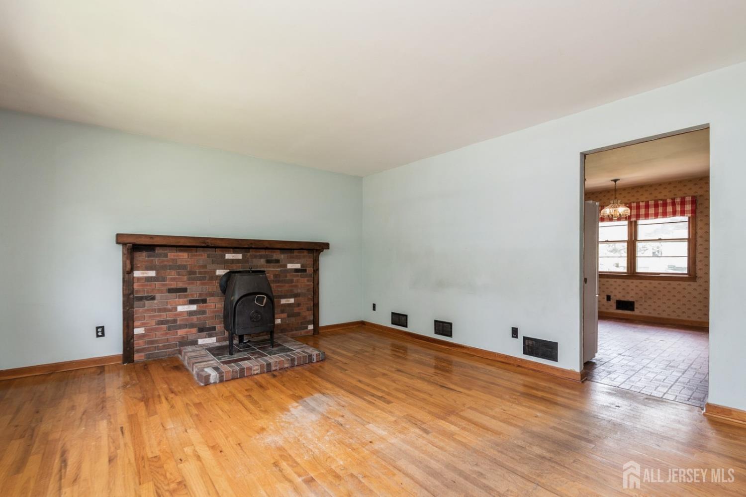 77 Carlton Avenue Image 4
