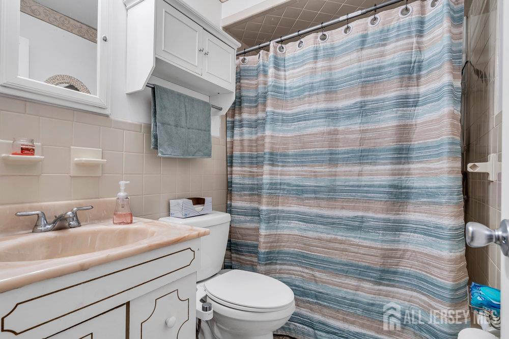 557 Howard Avenue, Middlesex, NJ, 08846 image 11