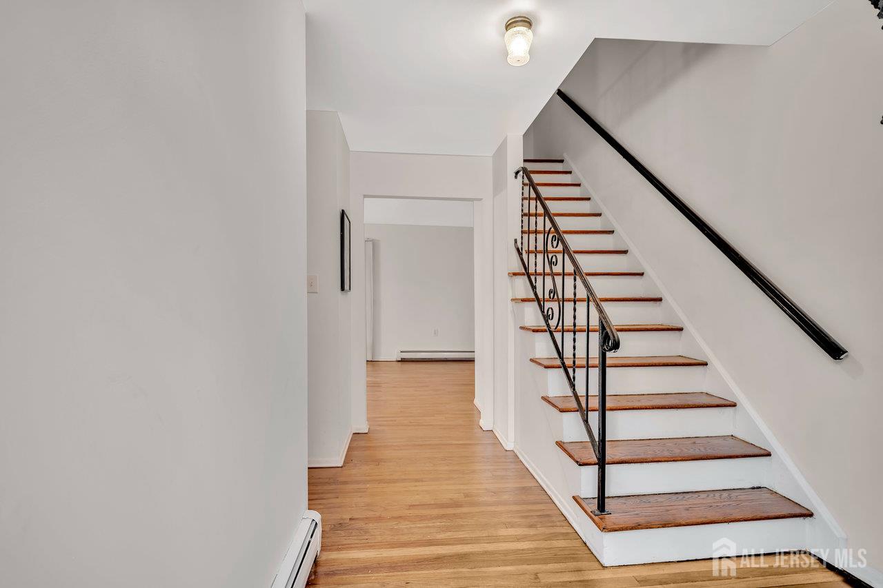402 N Cranbury Road 8, East Brunswick, NJ, 08816