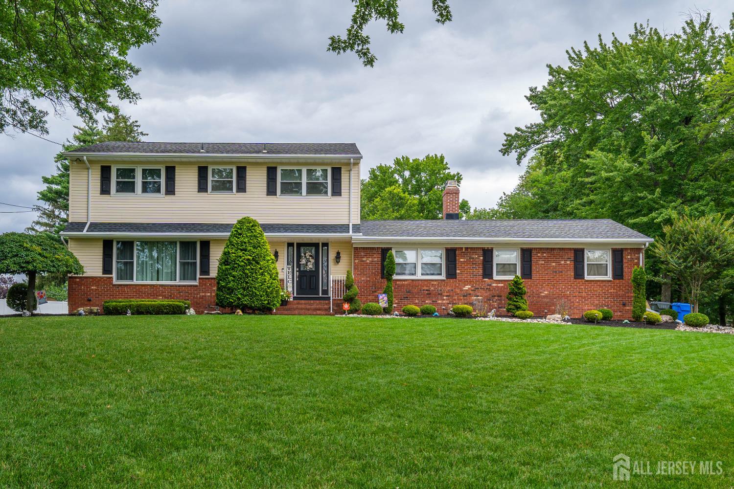 31 Runnymede Road, Colonia, NJ, 07067