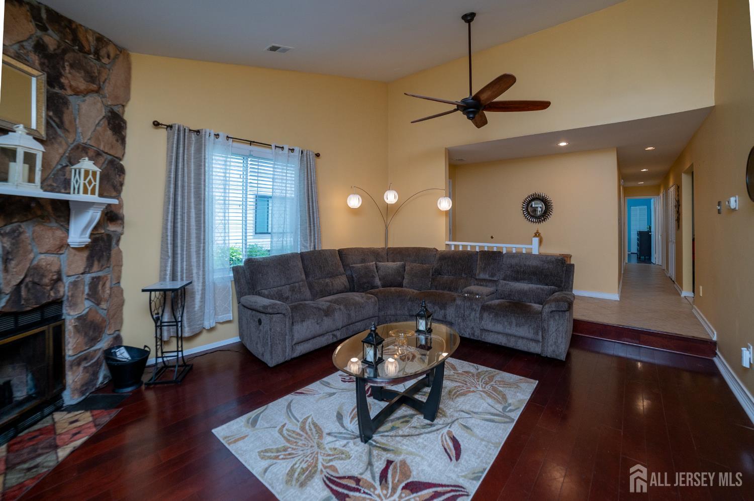 39 Lexington Circle Image 3