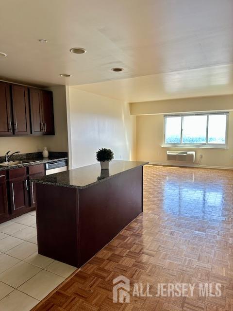 110 Somerset Street 2101 Image 5