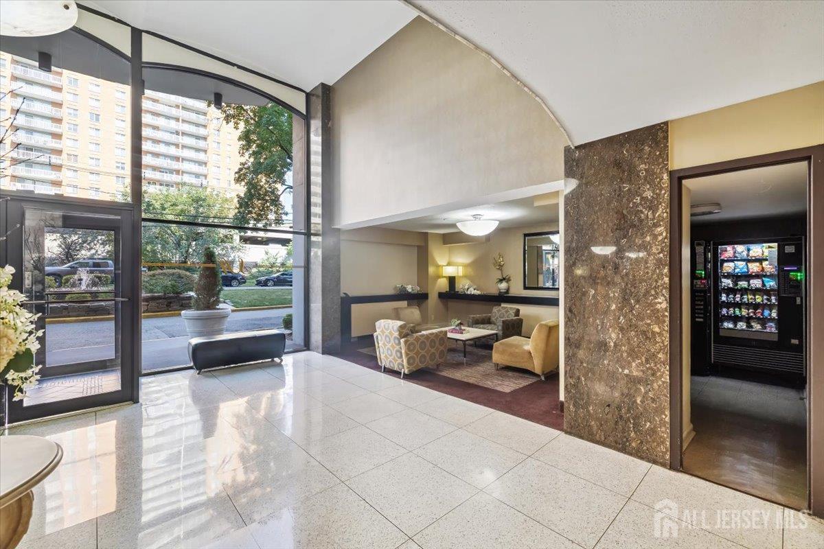 150 OVERLOOK Avenue 15 E Image 3