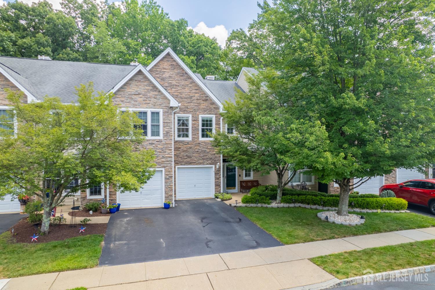 8 Amber Drive Image 5