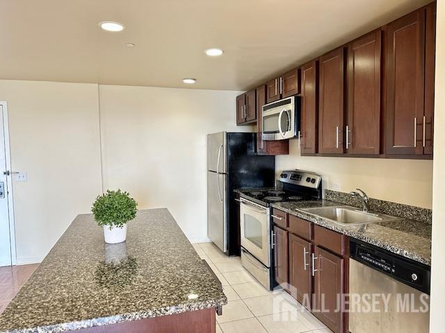 110 Somerset Street 2101 Image 4