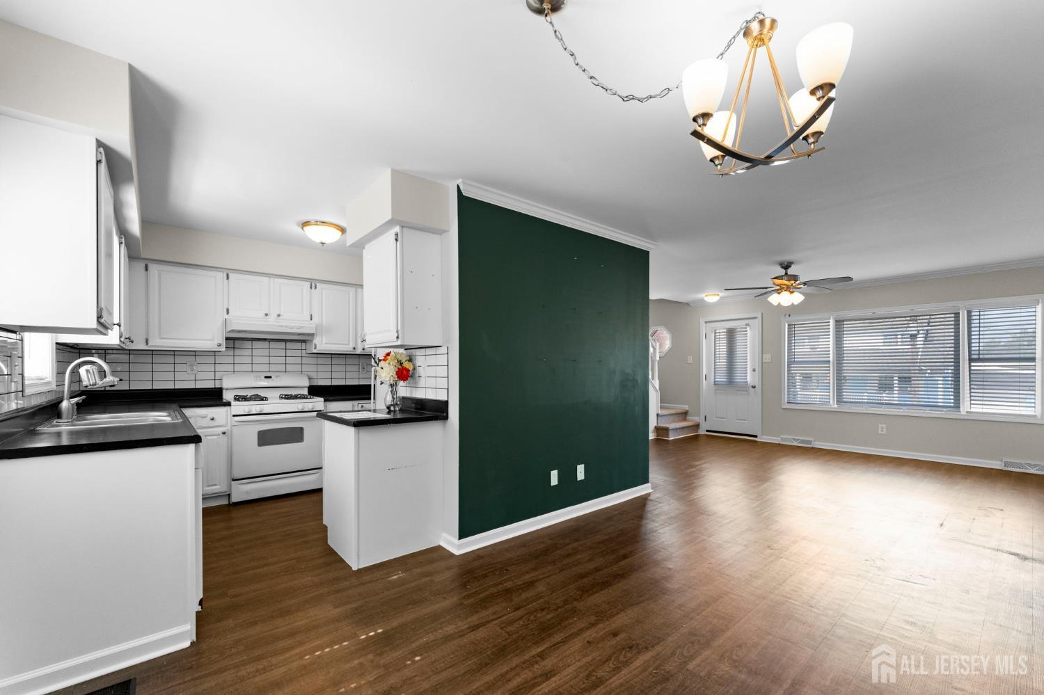 284-286 Silzer Street, Perth Amboy, NJ, 08861 image 8