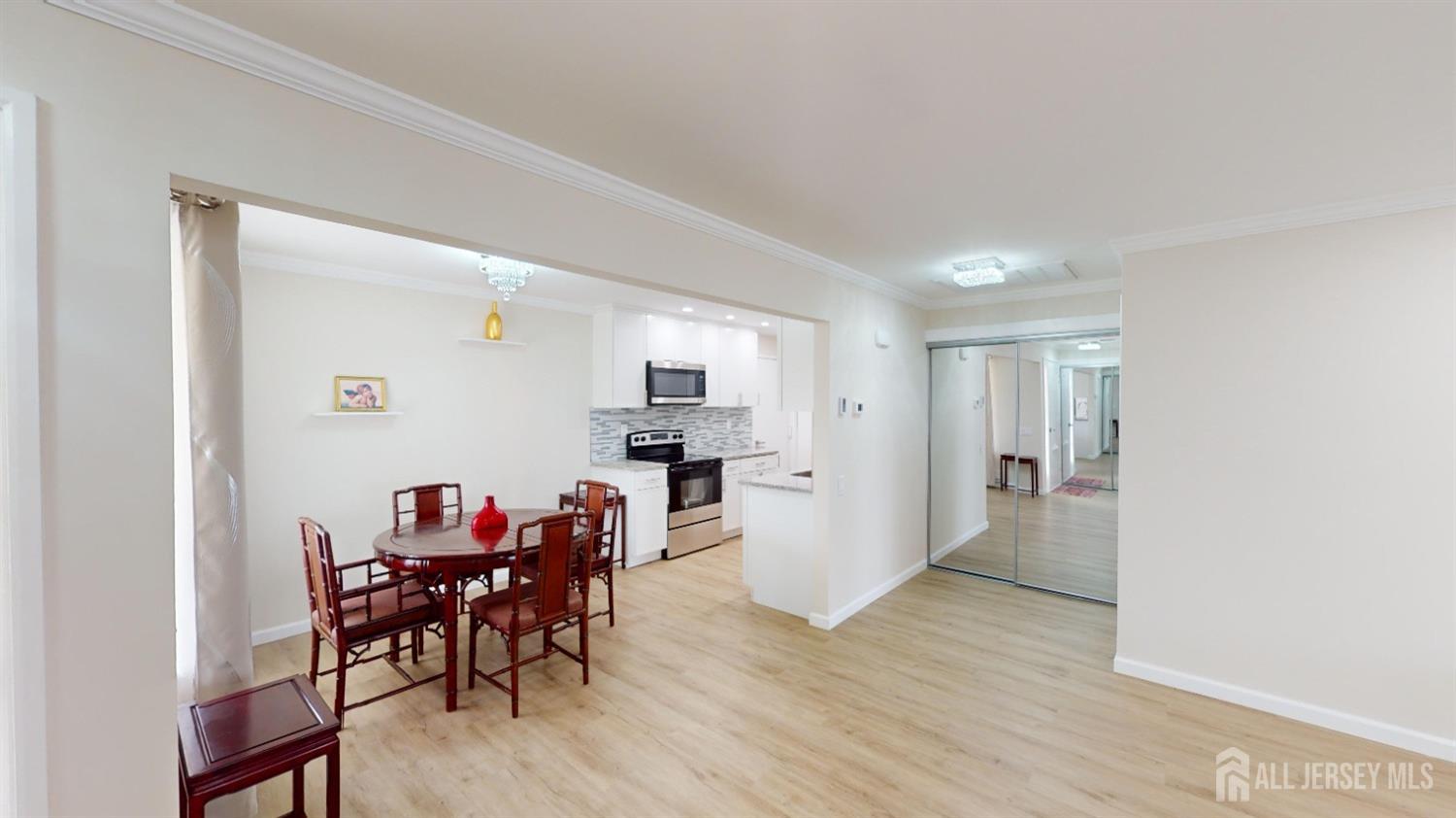9-c Aspen Plaza Image 5