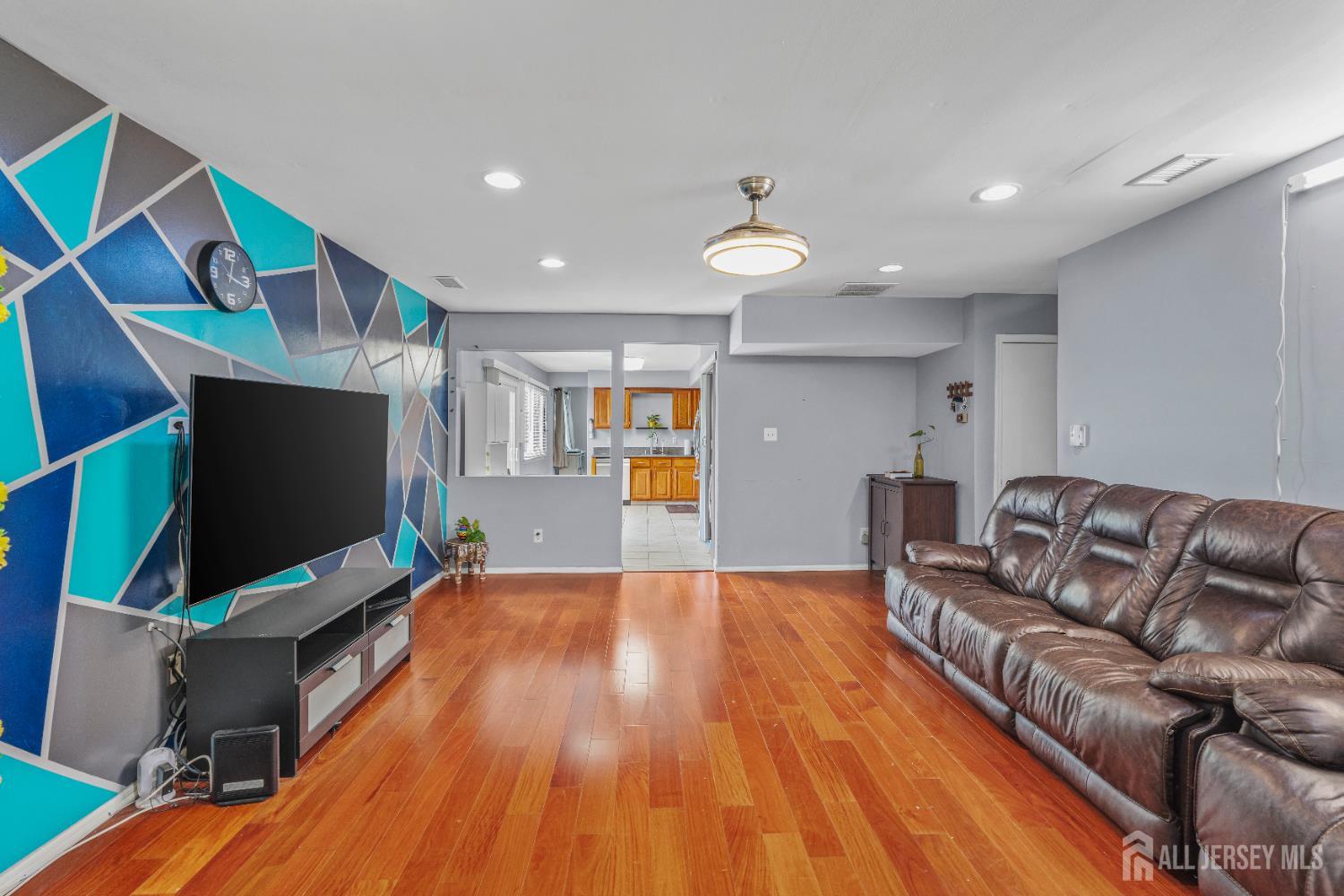 4 Daphne Court, Edison, NJ, 08820 image 22