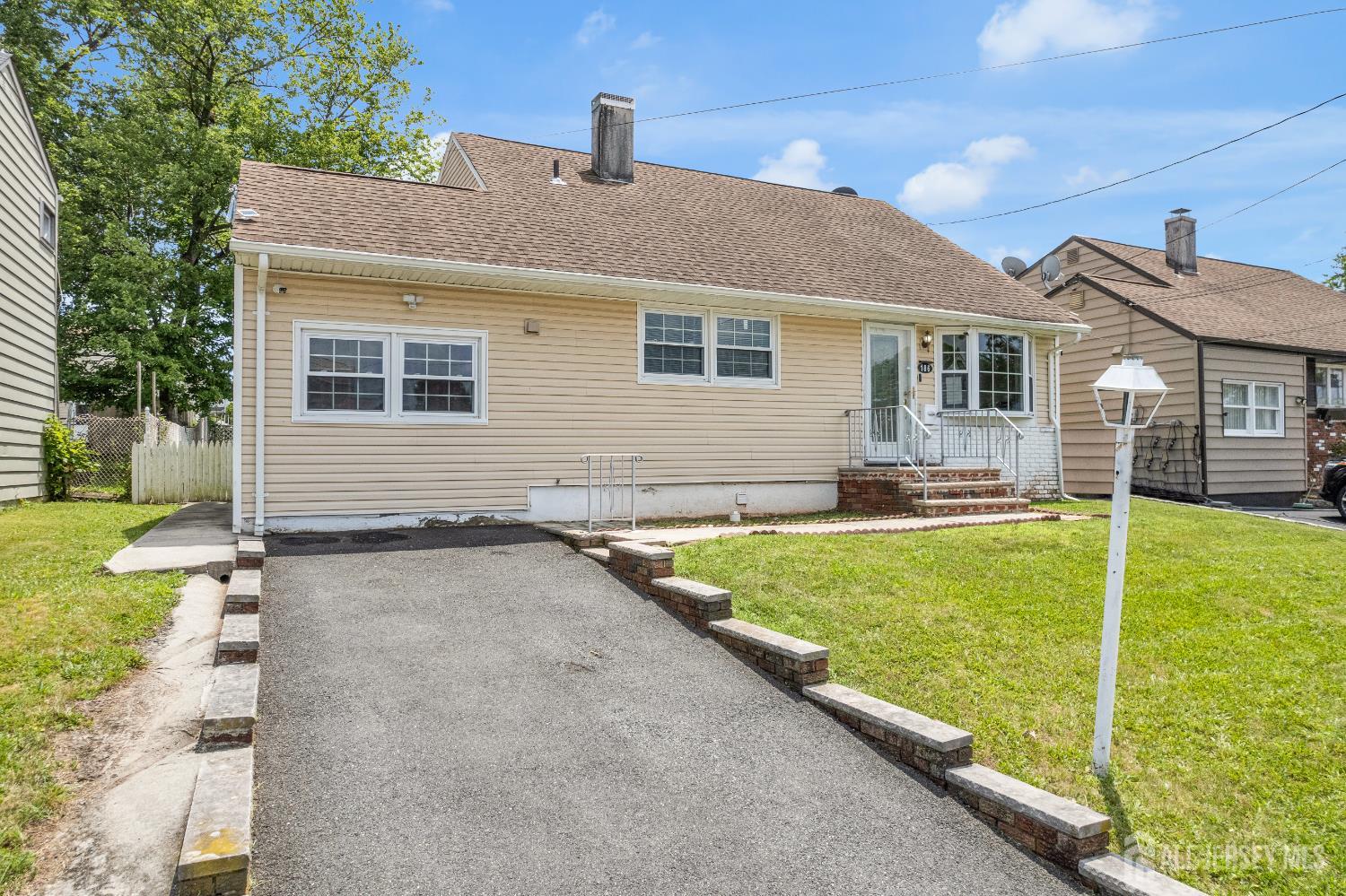 186 Tyler Avenue Image 2