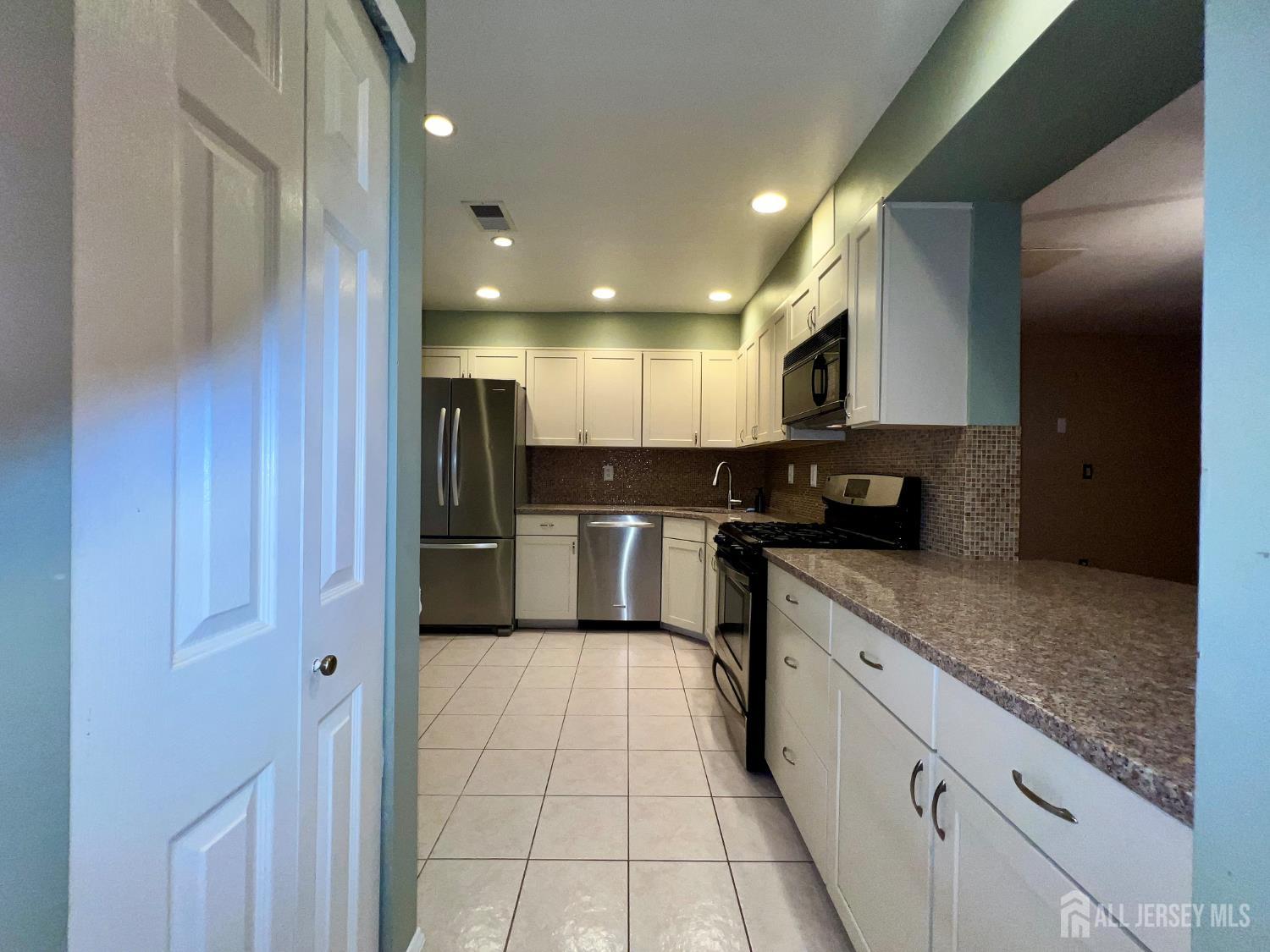 37 Albury Way Image 3