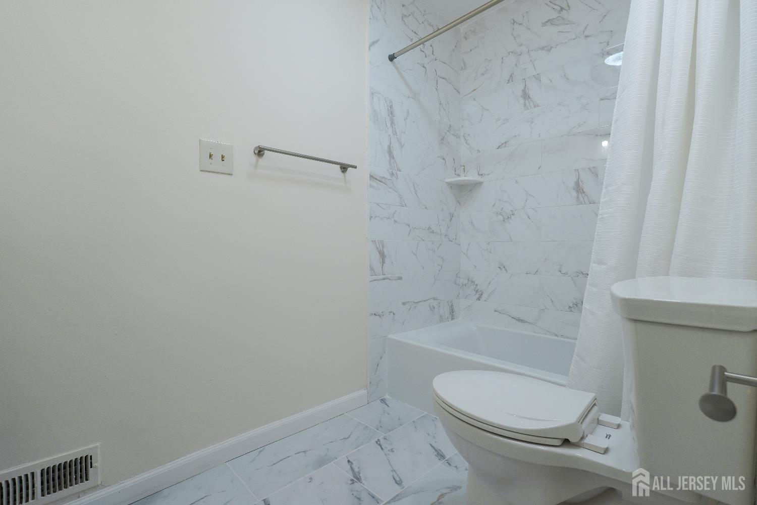 14 Carriage Place, Edison, NJ, 08820 image 28