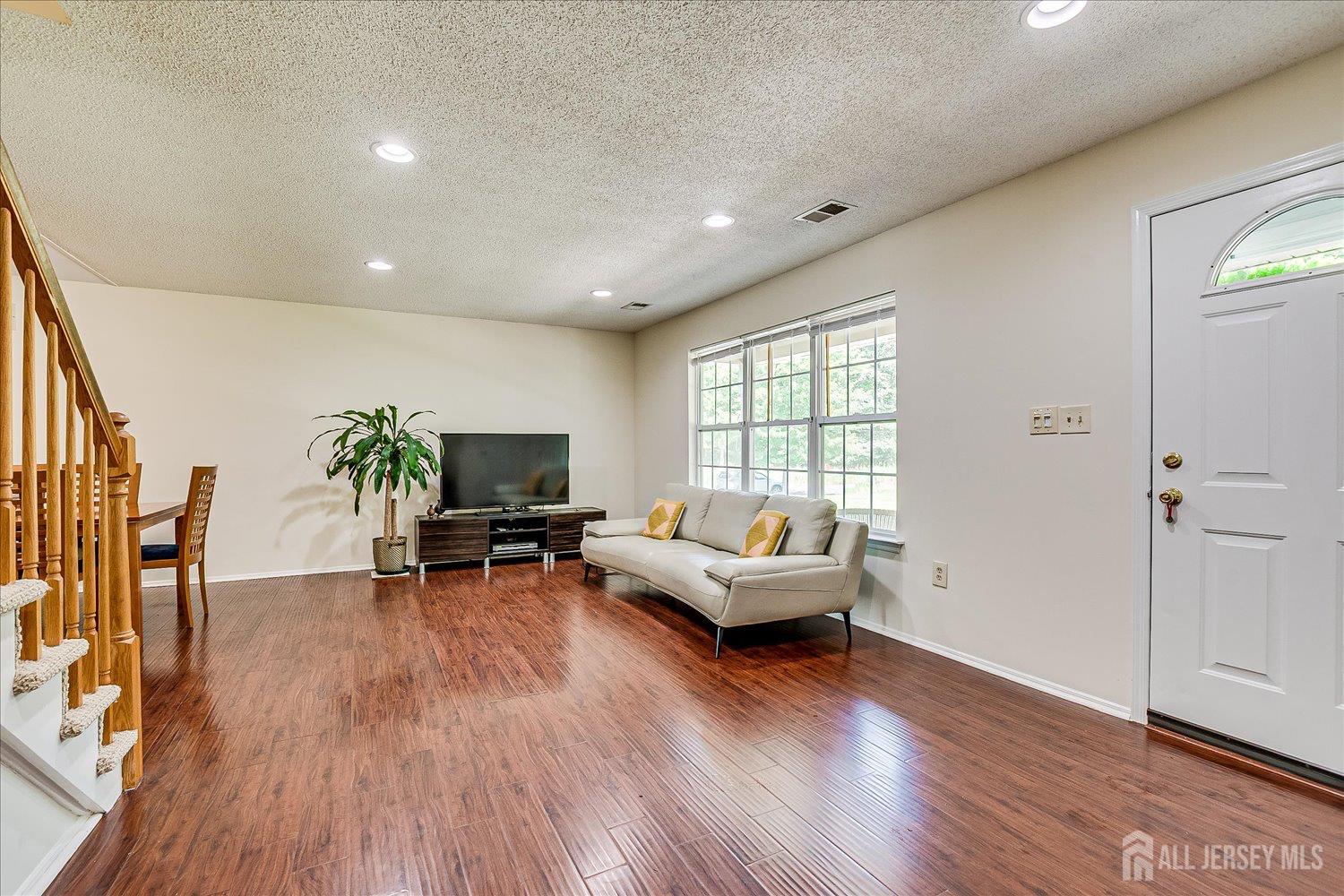 900 Thomas Avenue, North Brunswick, NJ, 08902 image 28