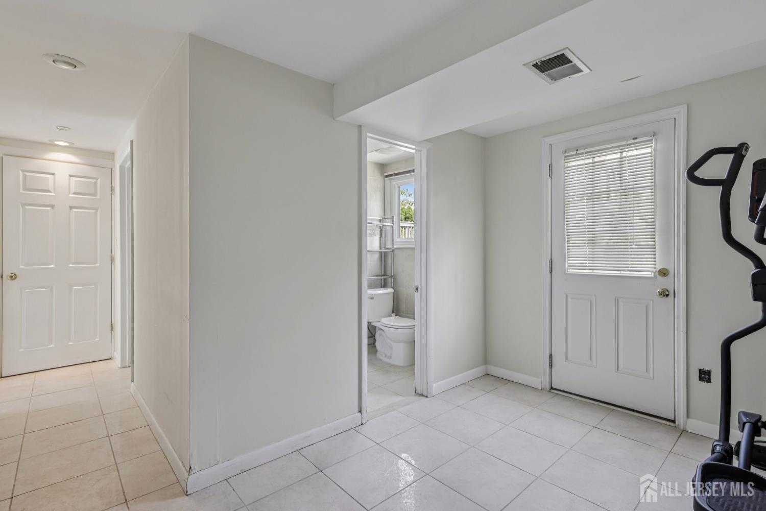 17 Aberdeen Avenue, Iselin, NJ, 08830 image 25
