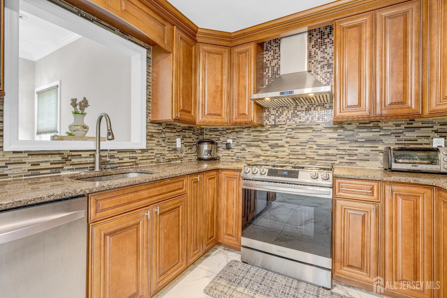 251 W Shirley Avenue, Edison, NJ, 08820 image 14