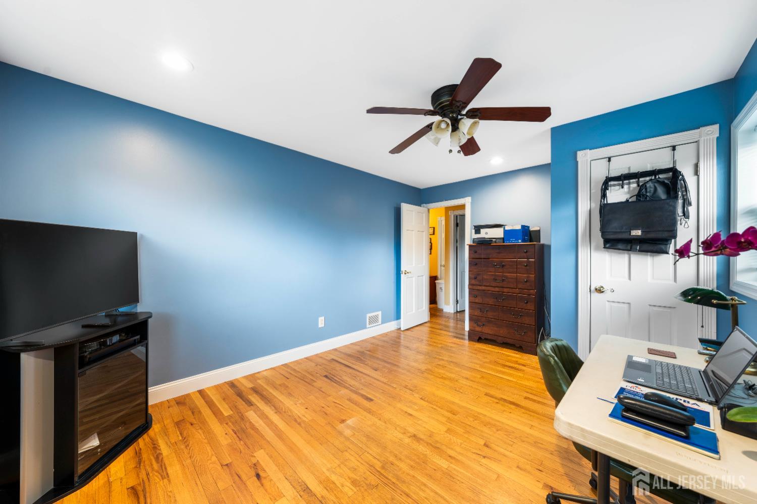 31 Runnymede Road, Colonia, NJ, 07067 image 23