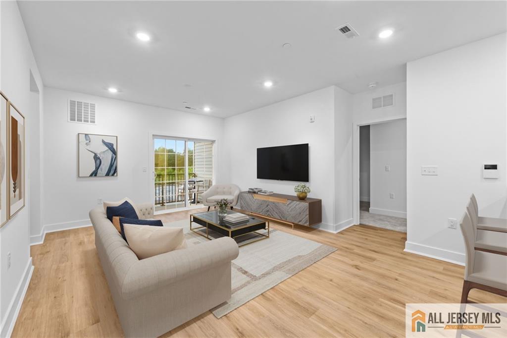28304 Radford Court 2822 Image 2