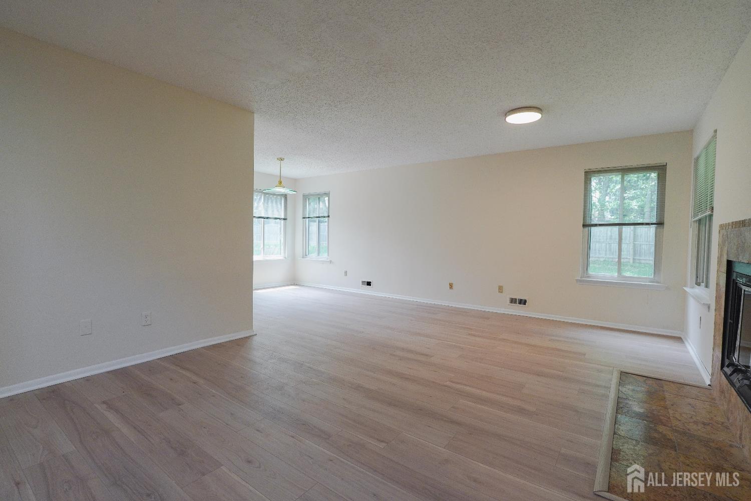 14 Carriage Place, Edison, NJ, 08820 image 8