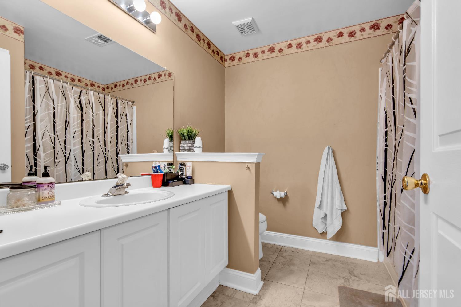1708 Cypress Lane, East Brunswick, NJ, 08816 image 17
