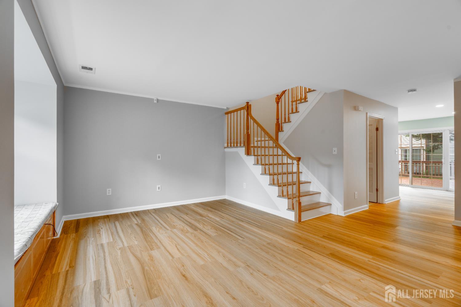 1604 Mulberry Court Image 4