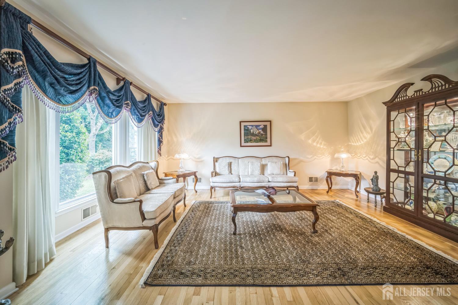 14 GREENSVIEW Drive Image 3