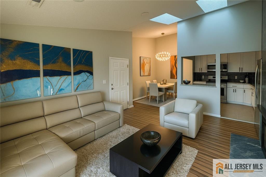 344 Danbury Lane 344 Image 5