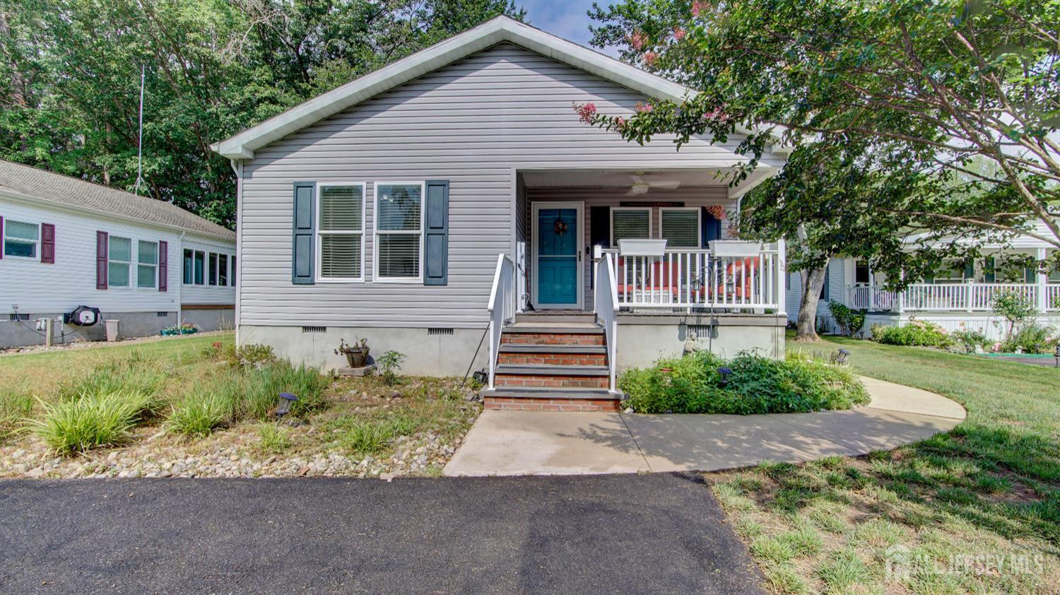 287 Woods Edge Court Image 3