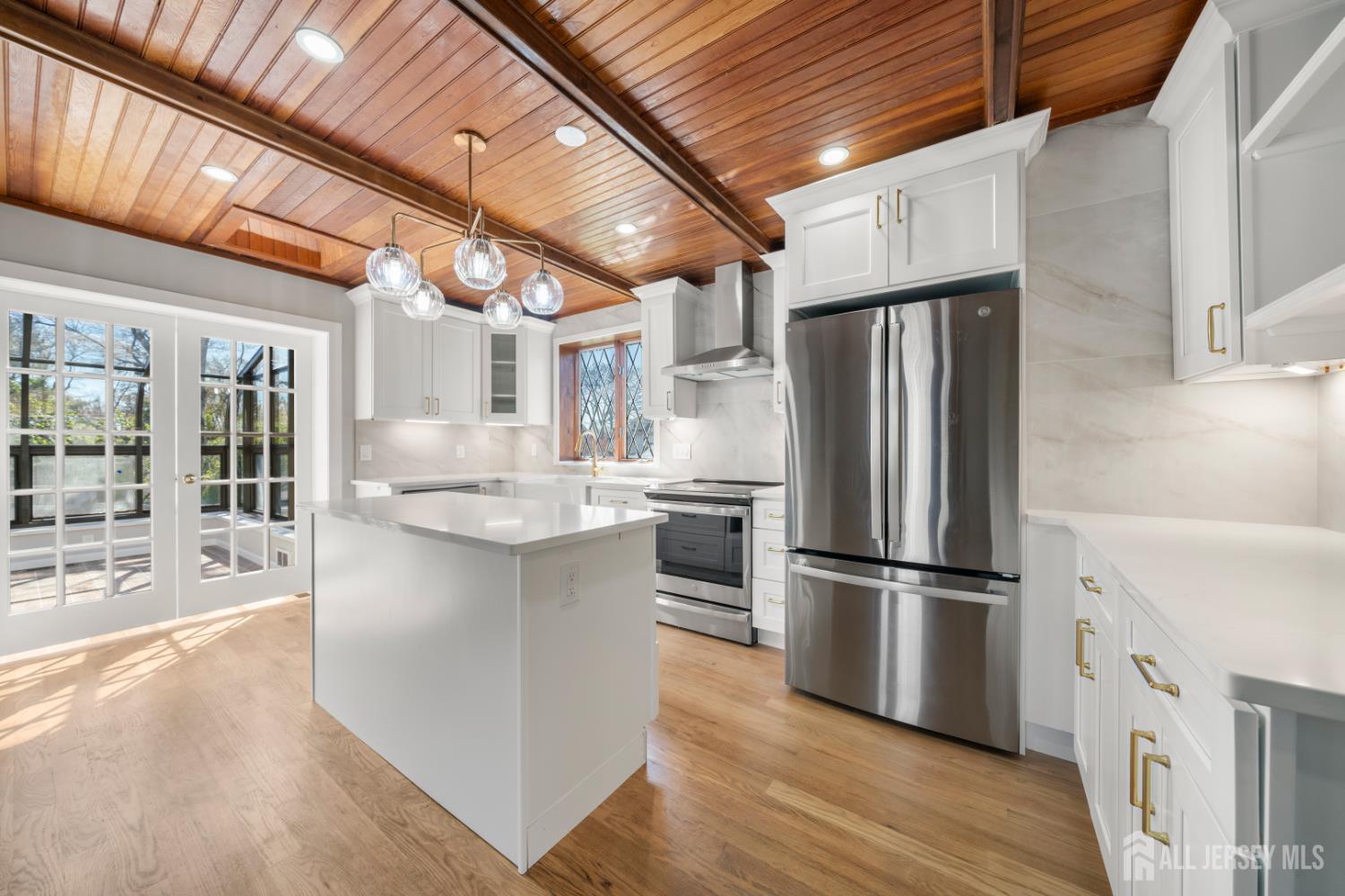 657 Amboy Avenue Image 3