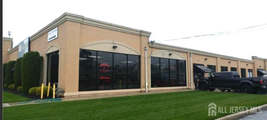1007 Livingston Avenue Image 4