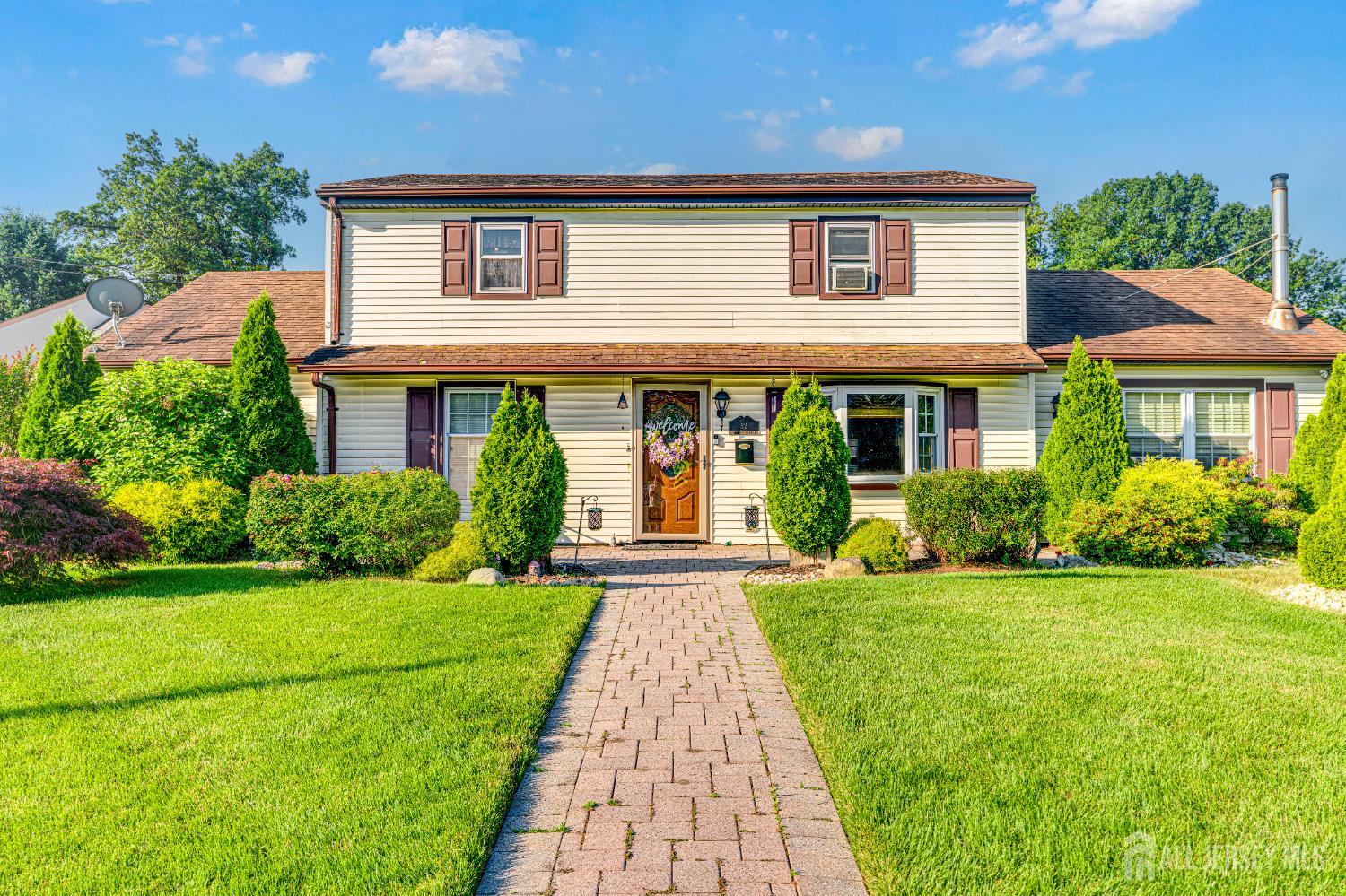 32 Glenville Road, Edison, NJ, 08817
