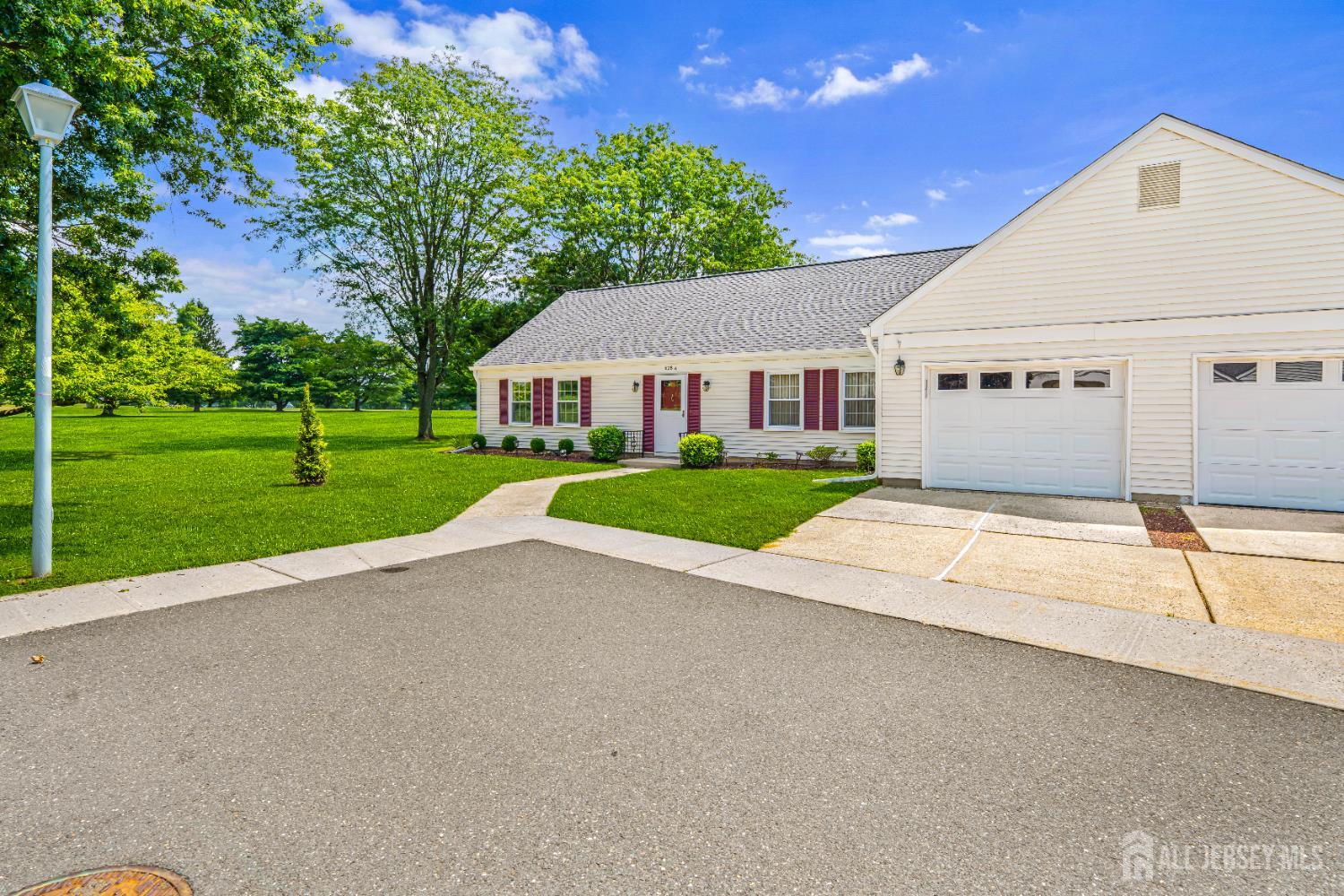628 Windsor Way A Image 3