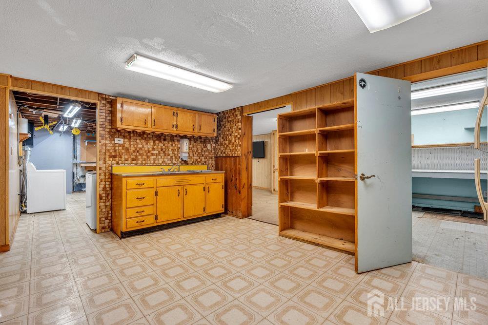 75 S McKinley Avenue, Iselin, NJ, 08830 image 24