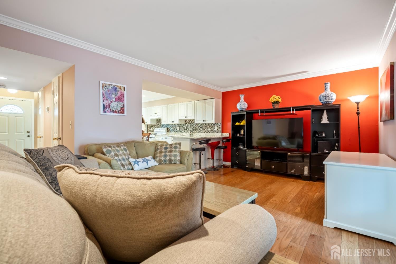 7 Letts Court Image 4