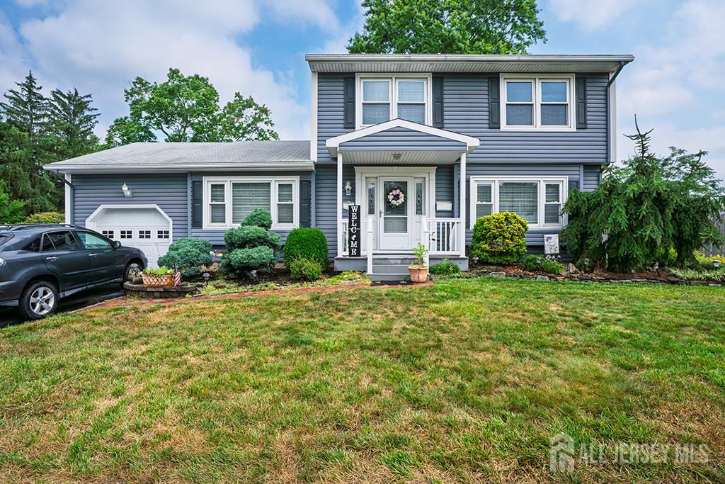 32 Dogwood Drive, Middlesex, NJ, 08846